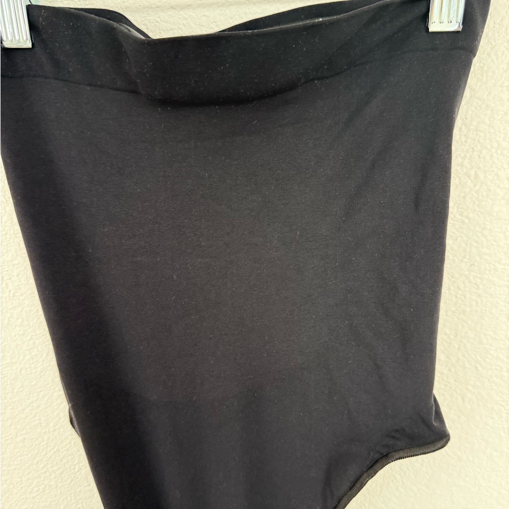 SKIMS Black Strapless Bodysuit - Picture 2 of 4
